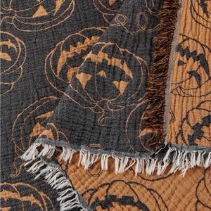 ISO Sand Cloud Party Blanket ˜90"x90" Pumpkins Halloween